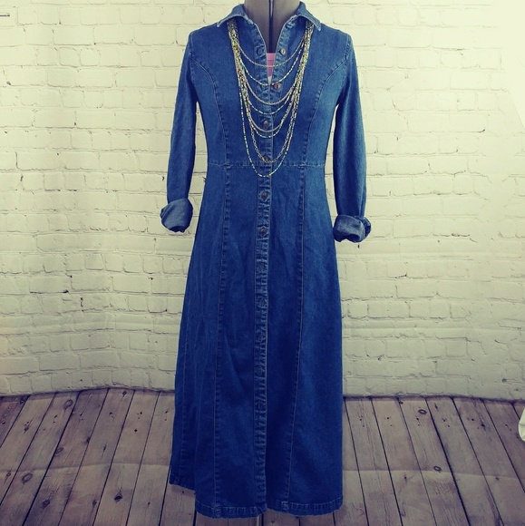 Chadwicks Dresses & Skirts - CHADWICKS OF BOSTON BUTTONDOWN DENIM DRESS